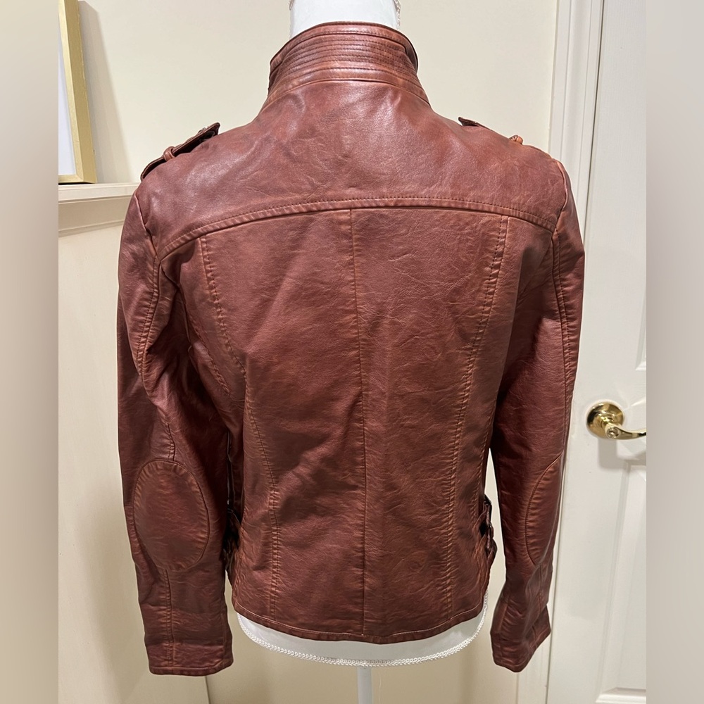 Leather jacket - Picture 2 of 6